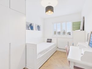 Bedroom- click for photo gallery